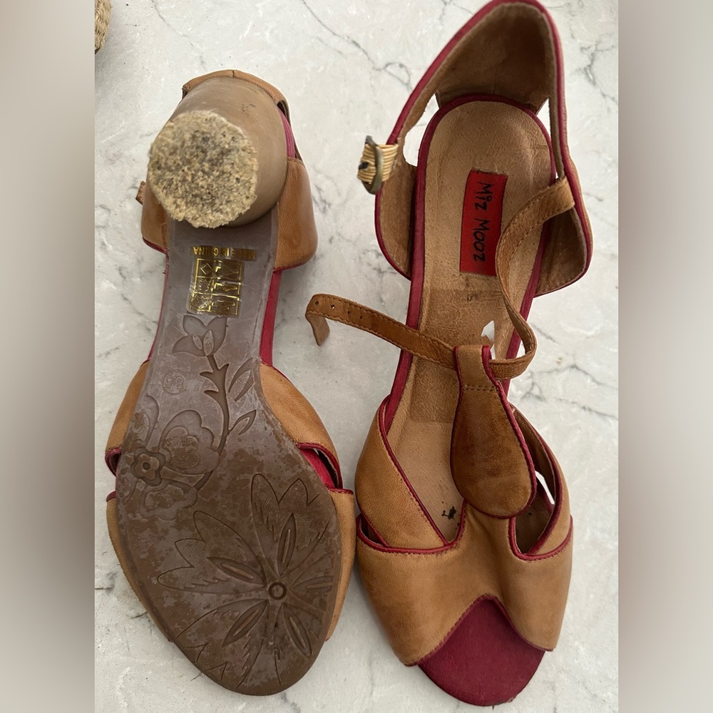 Miz Mooz brown & red sandal- needs a little work